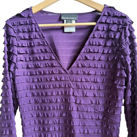 NWT Frank Lyman Ruffle Blouse Y2K-Inspired Top Women's Size 12 Deep V-Neck - Picture 5 of 9